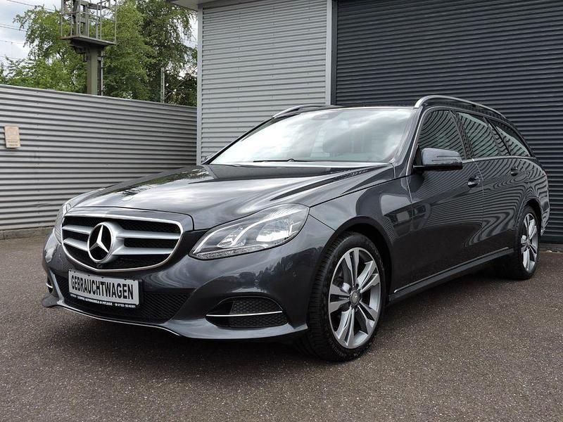 Grau Gebraucht 2014 Mercedes E350 Avantgarde Limousine | 26.700 € (Fairer Preis) - Bild 1/4