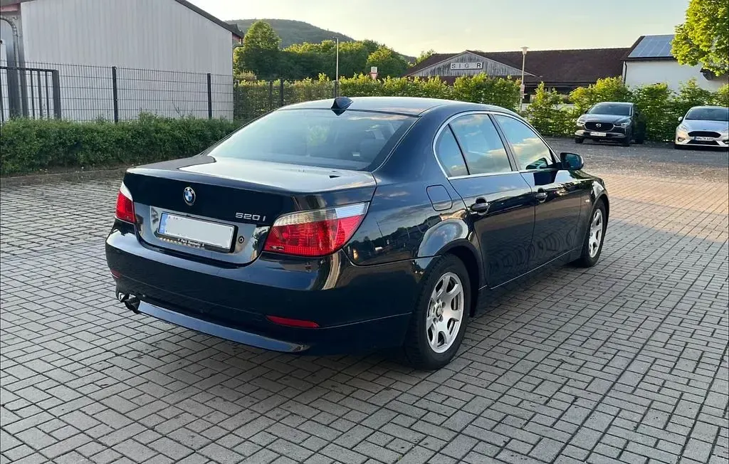 Gebraucht BMW 520 170 PS (125 kW) 2005 Blau Limousine