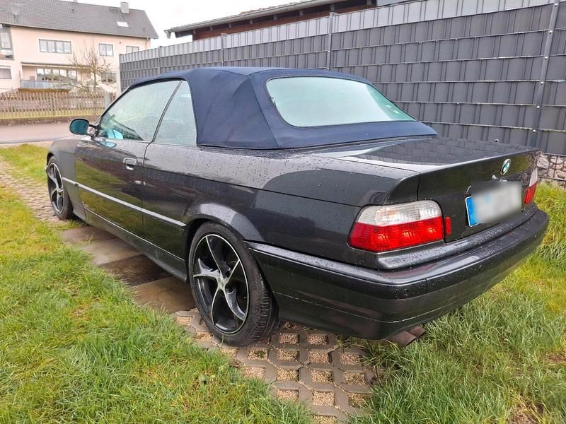 Gebraucht BMW 325 Cabriolet 192 PS (141 kW) 1993 Schwarz Cabrio