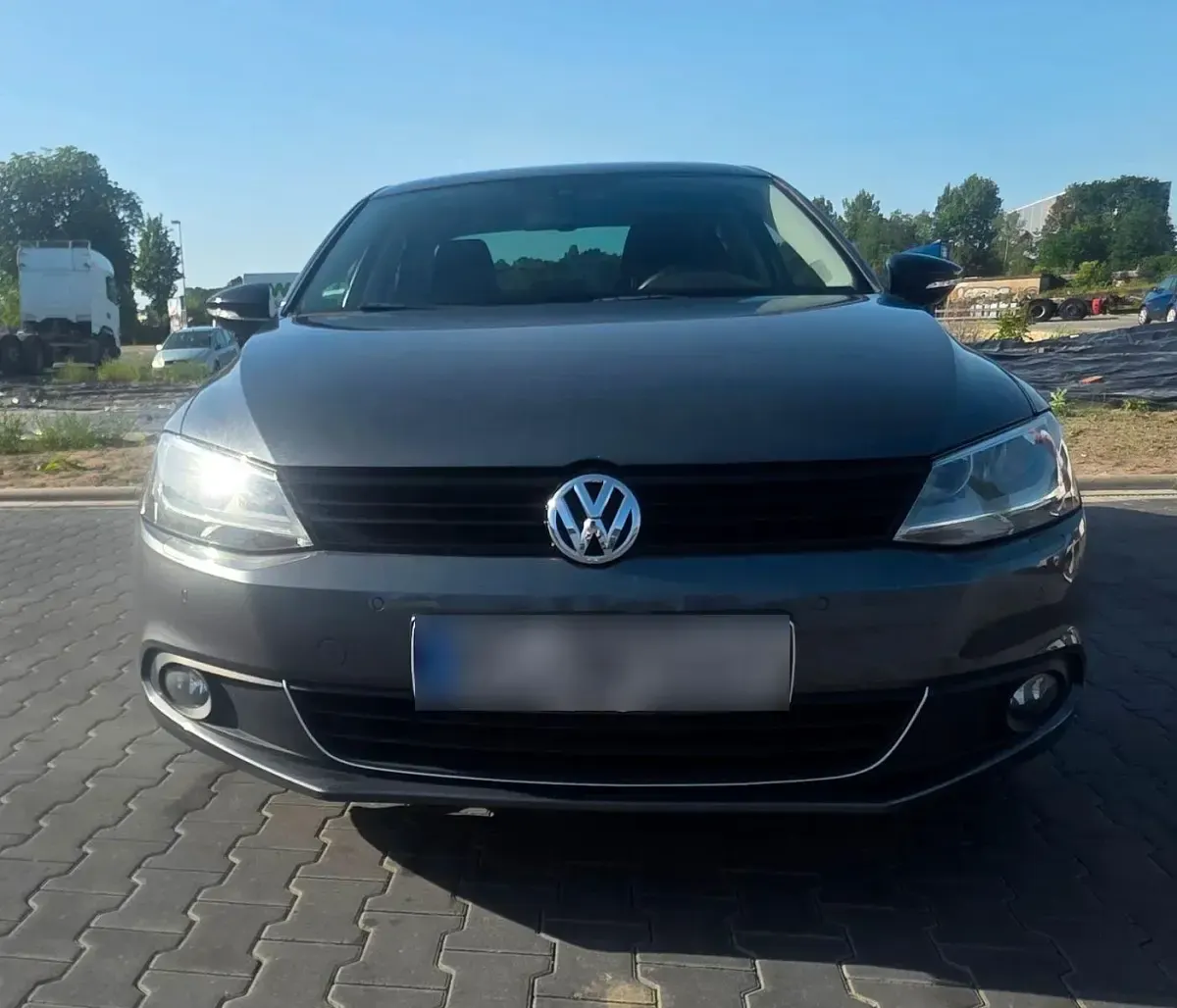 Brugt VW Jetta Match 105 HK (77 kW) 2012 Grå Sedan