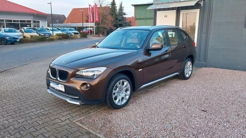 Braun Gebraucht 2010 BMW X1 xLine SUV | 11.499 € (Fairer Preis) - Bild 1/2