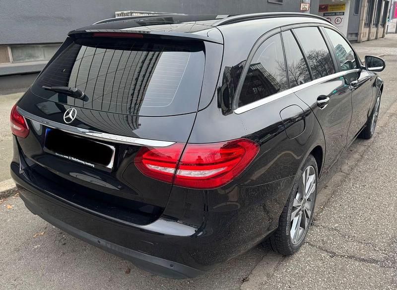 Gebraucht Mercedes C220 170 PS (125 kW) 2015 Schwarz Kombi