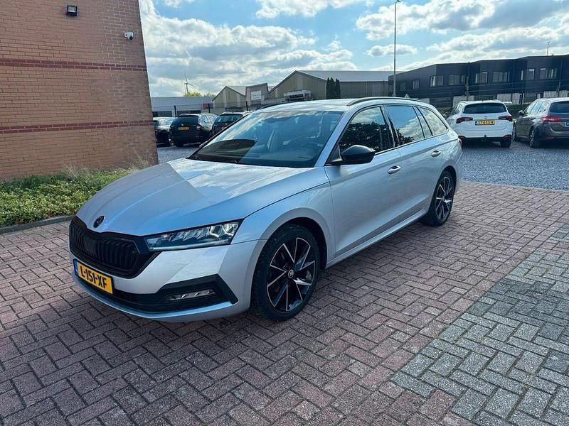 Silber Gebraucht 2021 Skoda Octavia Business Line Kombi | 10.745 € (Teuer) - Bild 1/4