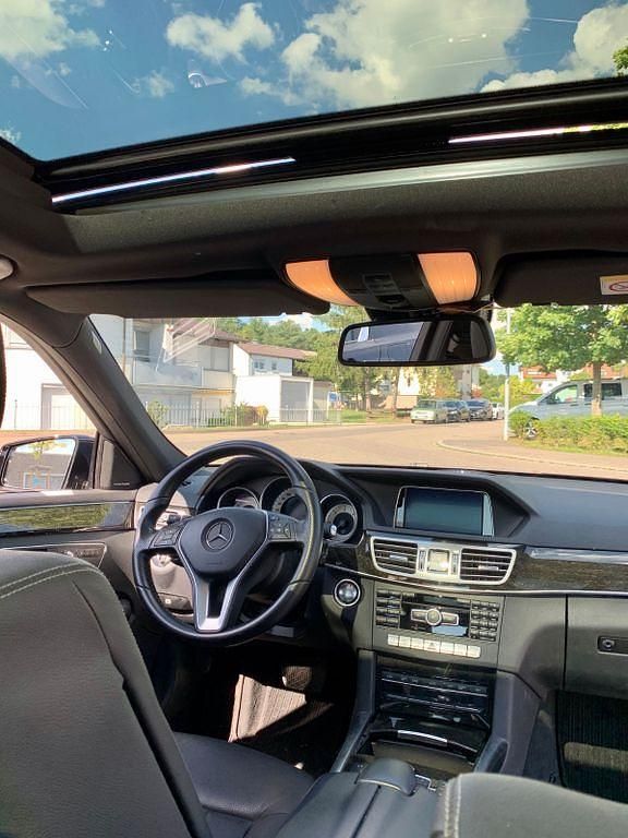 Gebraucht Mercedes E350 Avantgarde 258 PS (189 kW) 2013 Schwarz Limousine
