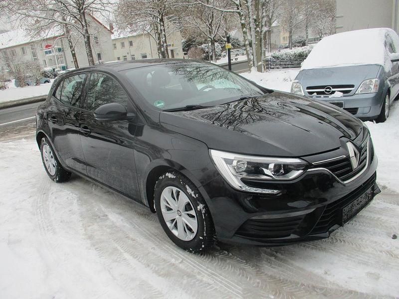 Gebraucht Renault Mégane IV Life 116 PS (85 kW) 2020 Schwarz Limousine