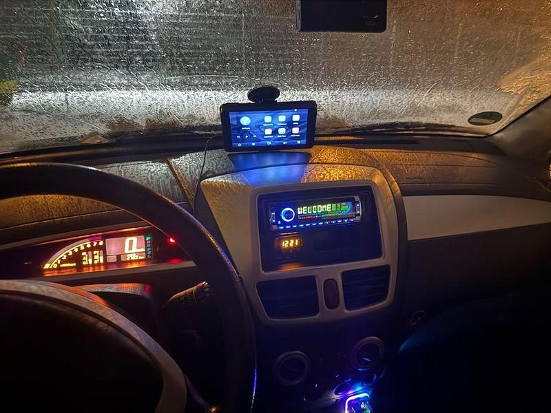 Gebraucht Suzuki Liana Comfort 106 PS (77 kW) 2004 Silber Limousine