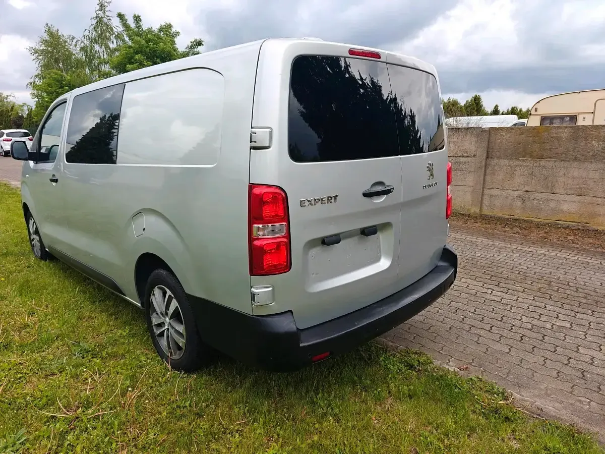 Gebraucht Peugeot Expert 150 PS (110 kW) 2018 Van