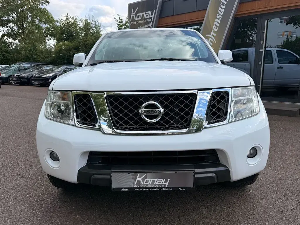 Gebraucht Nissan Navara SE 190 PS (139 kW) 2014 Weiß Pickup