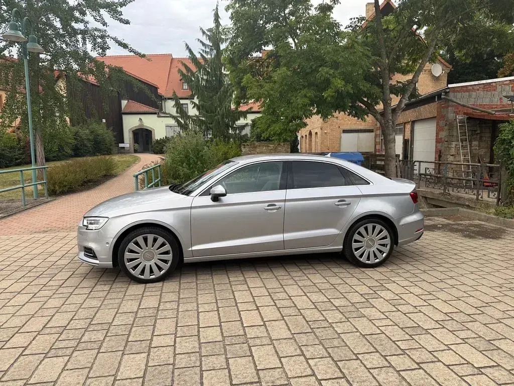Gebraucht Audi A3 Ambiente 150 PS (110 kW) 2016 Silber Limousine