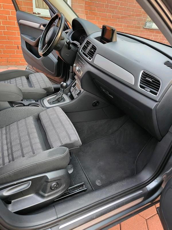 Gebraucht Audi Q3 Comfort 150 PS (110 kW) 2015 Grau SUV