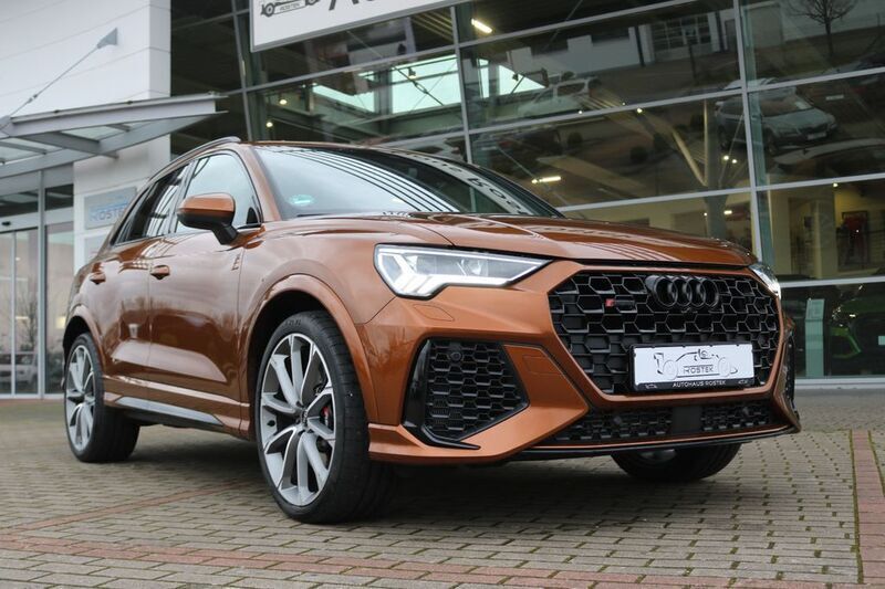 Braun Gebraucht 2023 Audi RS Q3 Exclusive SUV | 67.900 € - Bild 1/4