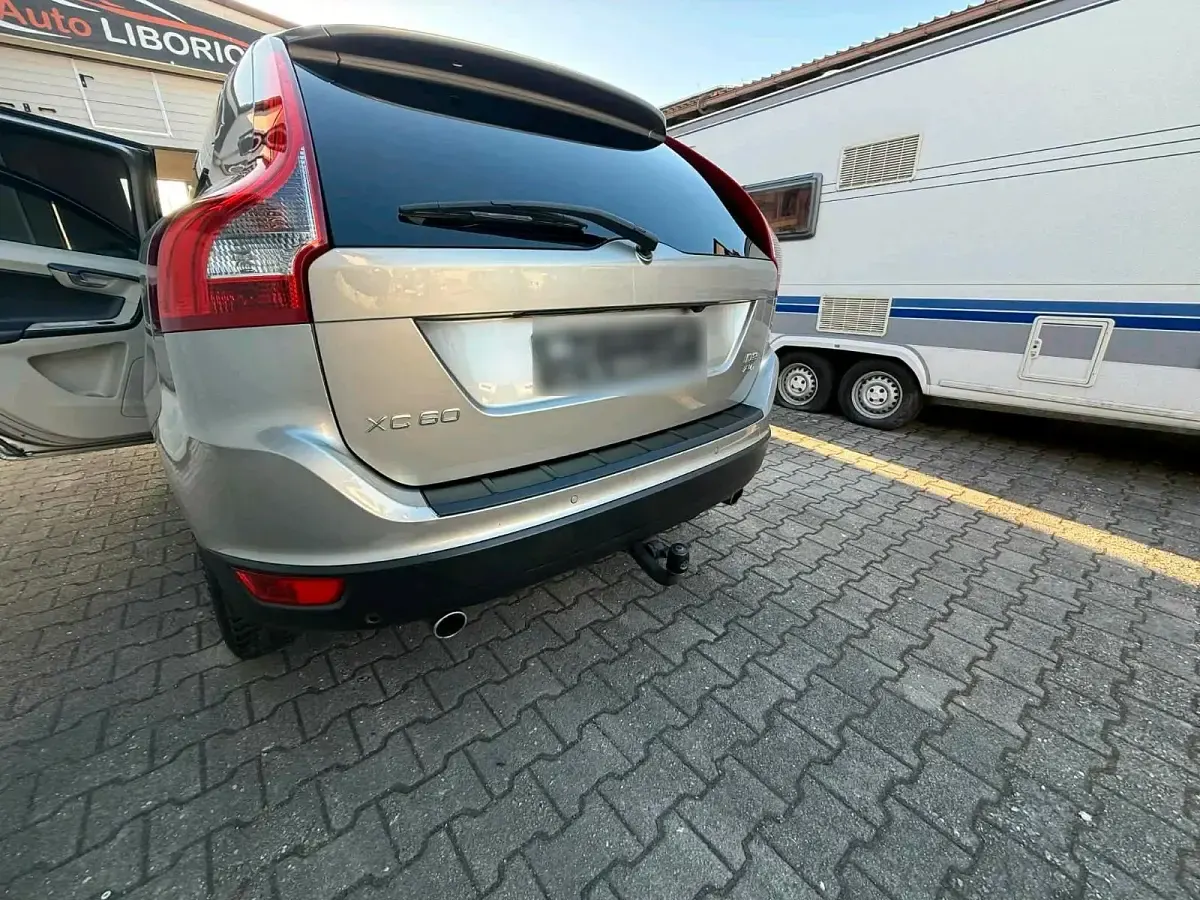 Gebraucht Volvo XC60 163 PS (119 kW) 2011 Silber SUV
