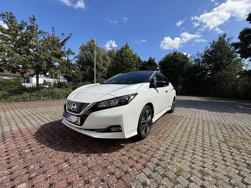 Weiß Gebraucht 2020 Nissan Leaf N-Connecta Kleinwagen | 14.800 € (Fairer Preis) - Bild 1/4