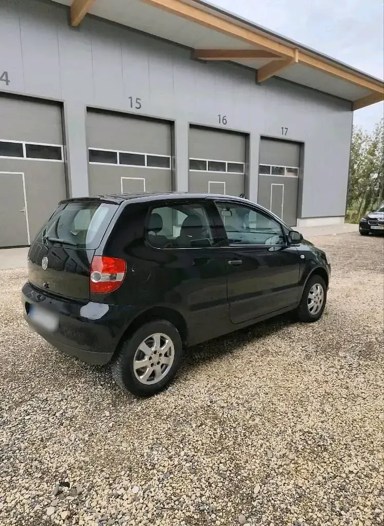 Gebraucht VW Fox 54 PS (39 kW) 2007 Schwarz Kleinwagen