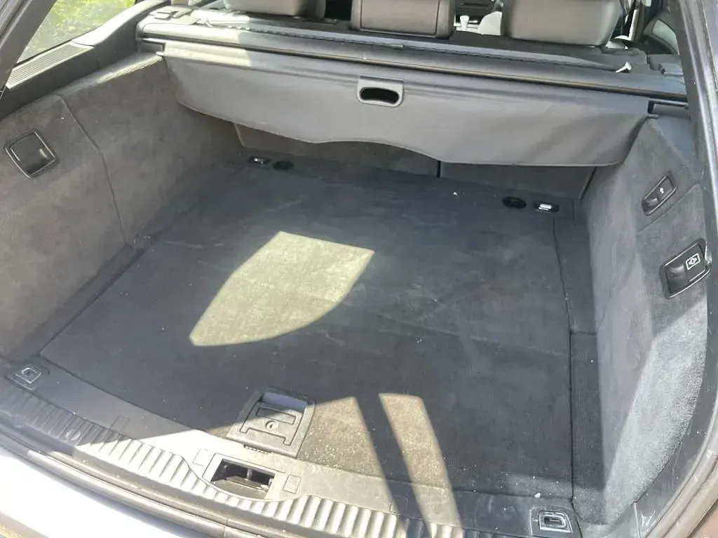Gebraucht BMW 523 190 PS (139 kW) 2009 Grau Kombi