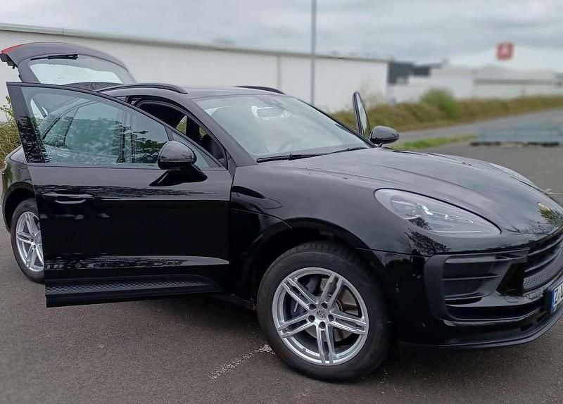Schwarz Gebraucht 2023 Porsche Macan SUV | 62.490 € (Superpreis) - Bild 1/4