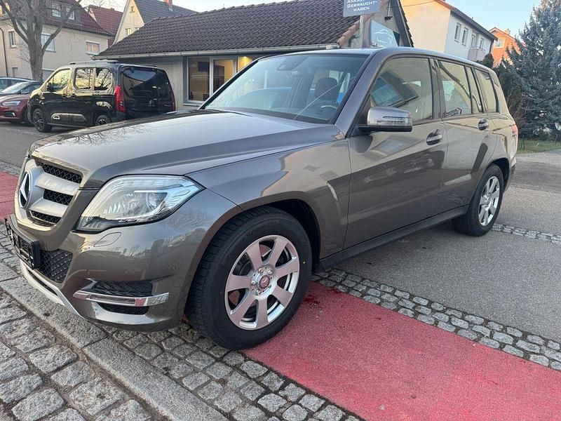 Luzonitgrau Gebraucht 2013 Mercedes GLK220 SUV | 17.900 € (Fairer Preis) - Bild 1/4