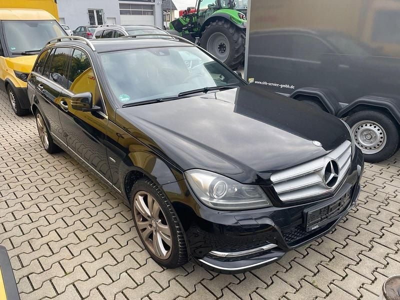 Gebraucht Mercedes C180 Avantgarde 156 PS (114 kW) 2012 Schwarz Kombi