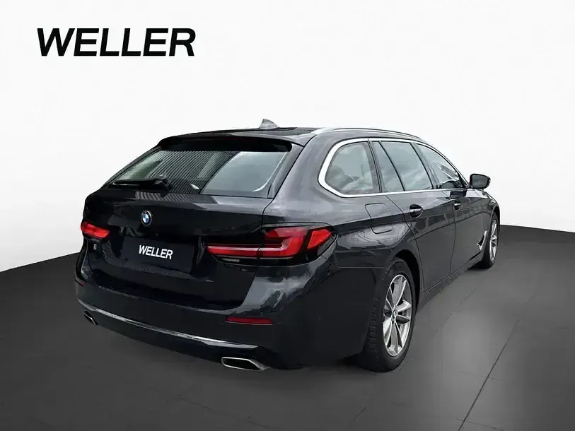 Gebraucht BMW 520 Luxury Line 190 PS (139 kW) 2023 Grau Limousine