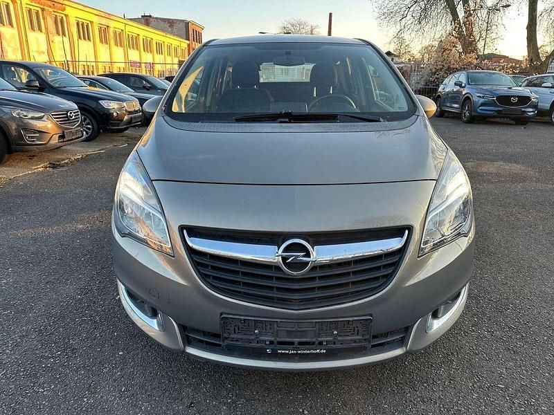 Gebraucht Opel Meriva Edition 95 PS (69 kW) 2014 Muskatgrau/muskat braun(m2) Van / Kleinbus