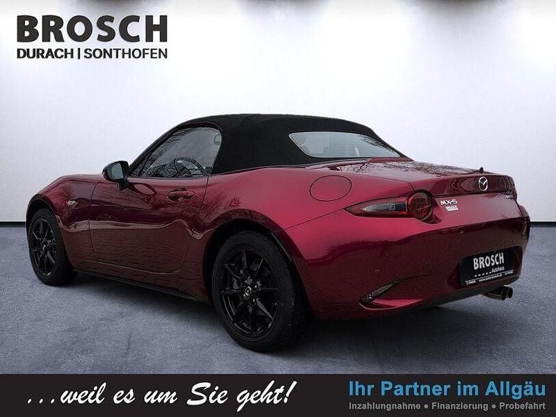 Gebraucht Mazda MX5 Ad'Vantage 132 PS (97 kW) 2022 Magmarot metallic Cabrio