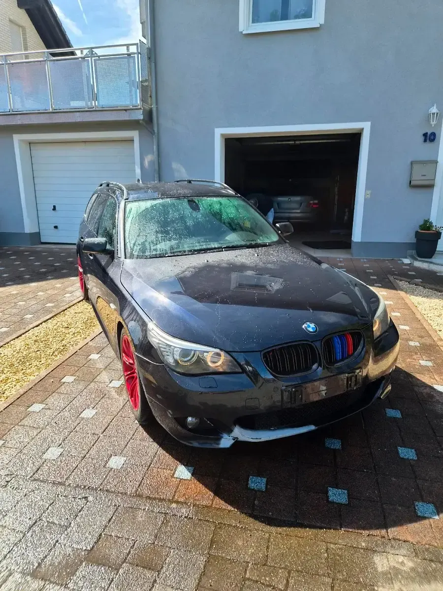 Gebraucht BMW 530 Sport Line 235 PS (172 kW) 2008 Schwarz Kombi