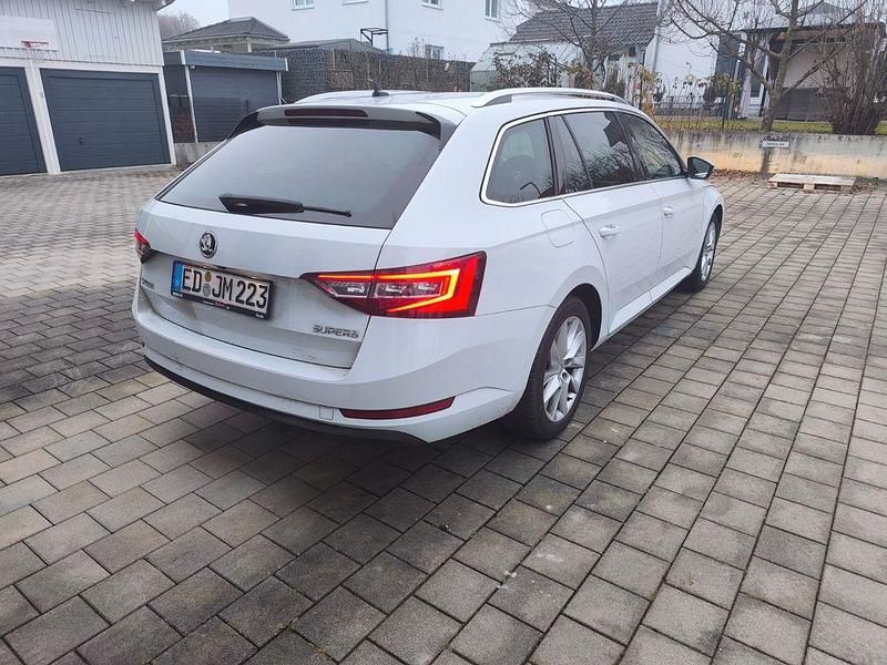 Gebraucht Skoda Superb 190 PS (139 kW) 2019 Weiß Limousine