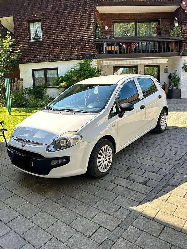 Weiß Gebraucht 2010 Fiat Punto Evo Active Kleinwagen | 3.750 € (Fairer Preis) - Bild 1/4