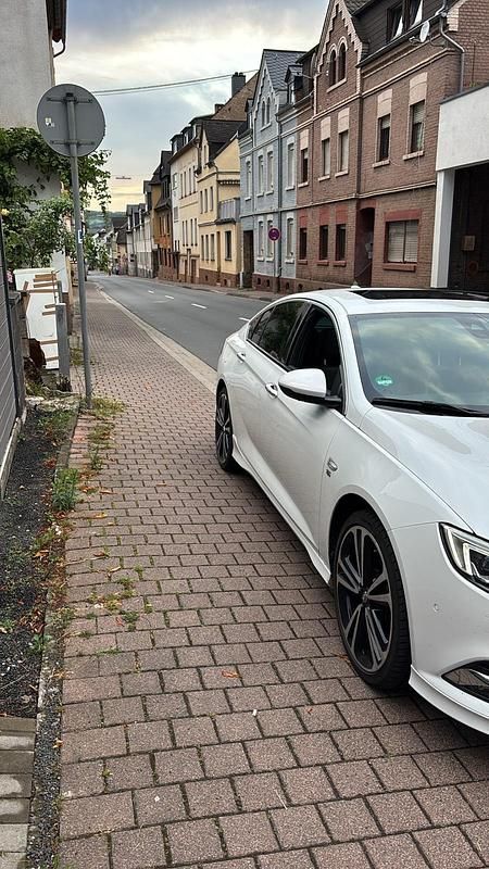 Gebraucht Opel Insignia OPC 177 PS (130 kW) 2018 Weiß Limousine
