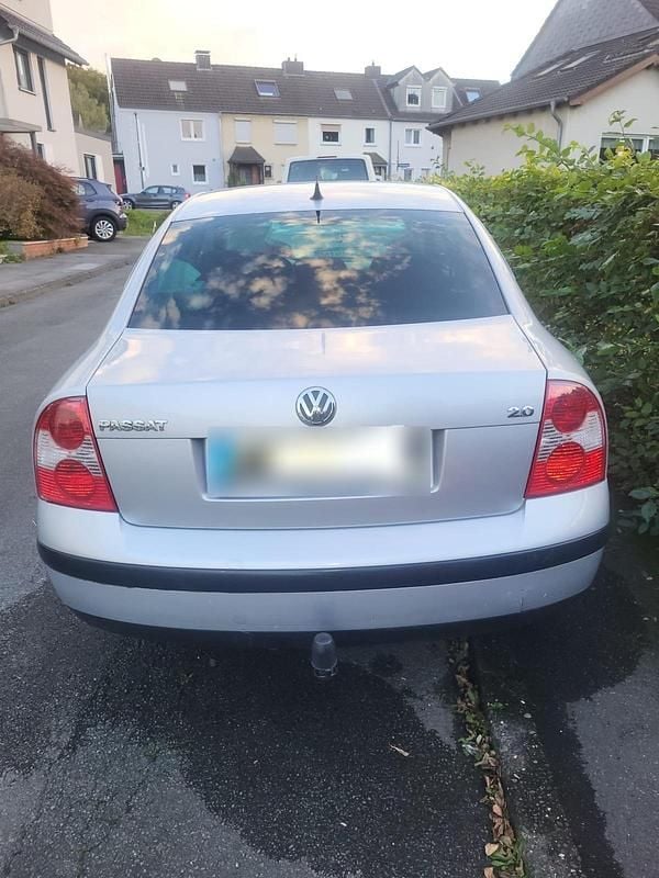 Gebraucht VW Passat 115 PS (84 kW) 2004 Grau Limousine