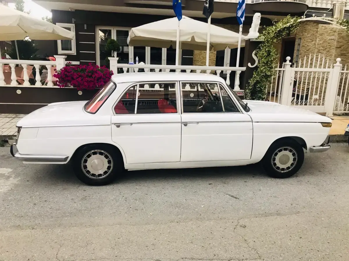 Gebraucht BMW 1800 Basis 90 PS (66 kW) 1965 Weiß Limousine