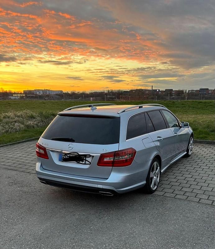 Gebraucht Mercedes E300 Avantgarde 231 PS (169 kW) 2012 Kombi