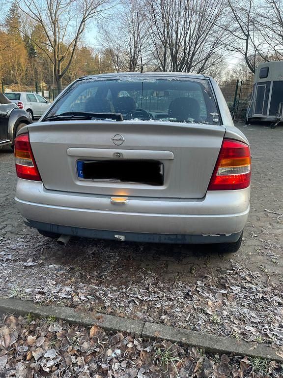 Gebraucht Opel Astra 84 PS (61 kW) 2002 Silber Limousine