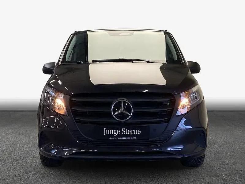 Gebraucht Mercedes Vito 163 PS (119 kW) 2025 Grau Van