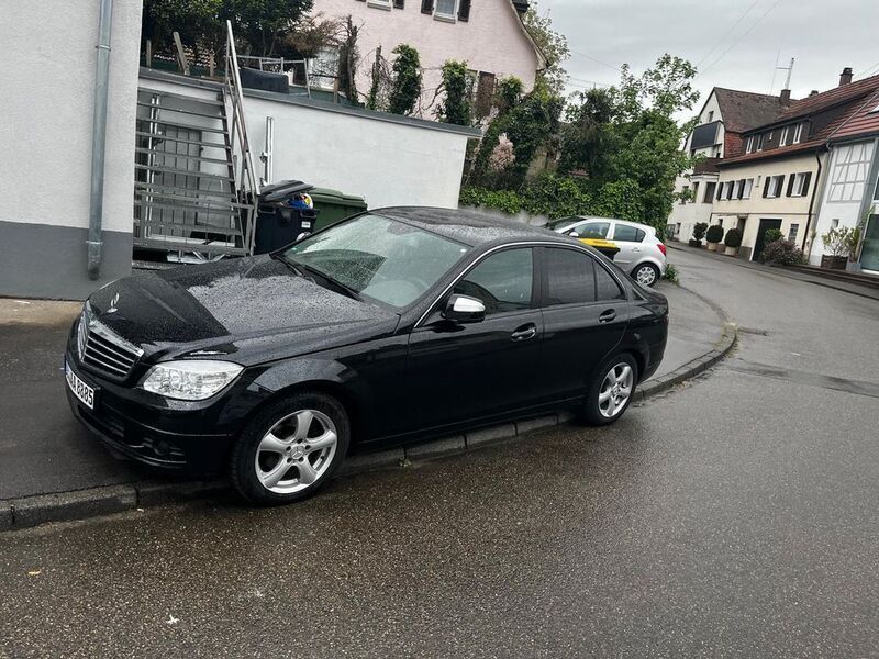 Schwarz Gebraucht 2007 Mercedes C180 Classic Limousine | 4.600 € (Fairer Preis) - Bild 1/4