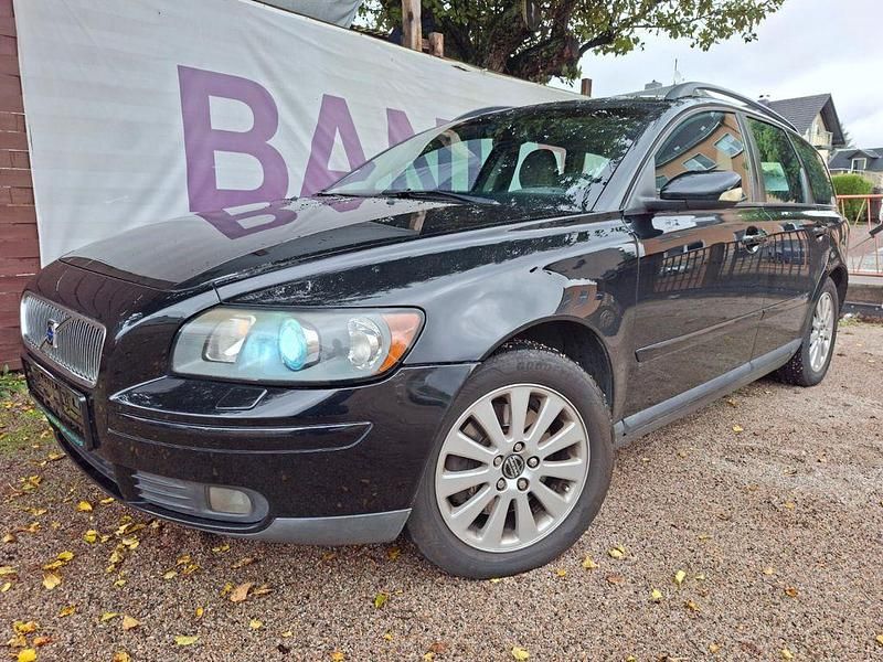 Schwarz Gebraucht 2004 Volvo V50 Kombi | 1.950 € (Fairer Preis) - Bild 1/4