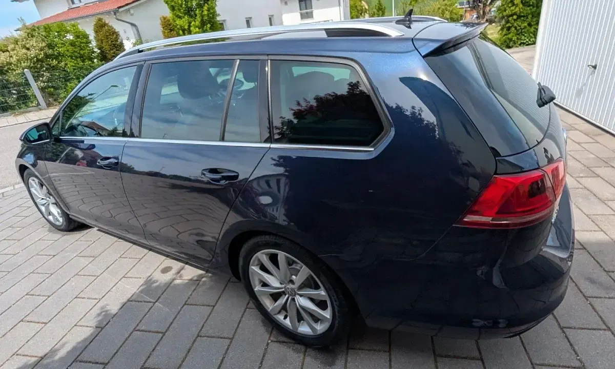 Gebraucht VW Golf VII Highline 125 PS (91 kW) 2017 Blau Kombi