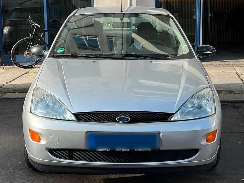 Usata Ford Focus 101 CV (74 kW) 2001 Grigio Berlina