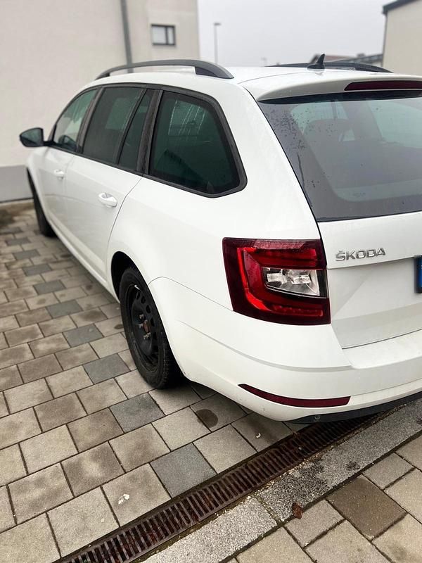 Gebraucht Skoda Octavia 150 PS (110 kW) 2018 Weiß Kombi