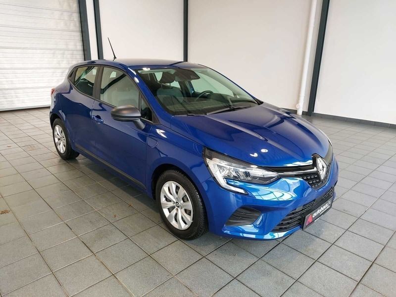 Blau Gebraucht 2021 Renault Clio V Life Limousine | 9.970 € (Superpreis) - Bild 1/4