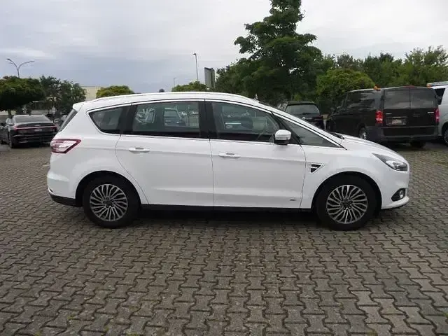 Gebraucht Ford S-MAX Titanium 190 PS (139 kW) 2018 Weiß Van / Kleinbus
