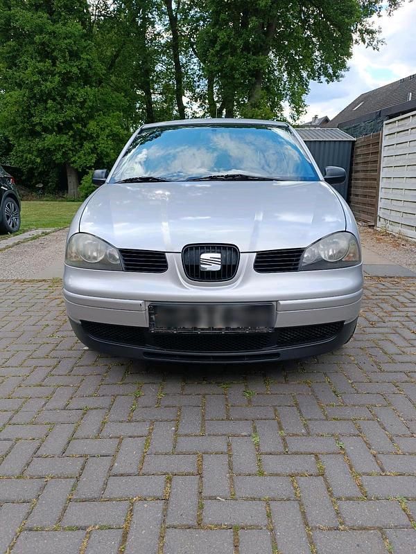 Silber Gebraucht 2004 Seat Arosa Kleinwagen | 950 € (Fairer Preis) - Bild 1/4
