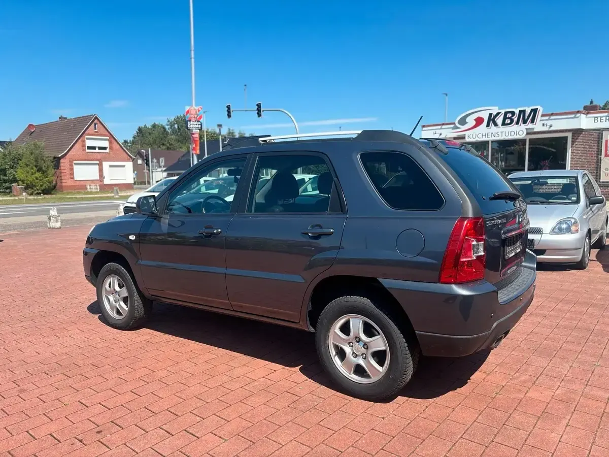 Gebraucht Kia Sportage 141 PS (103 kW) 2010 Grau SUV