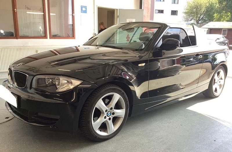 Schwarz Gebraucht 2011 BMW 118 Cabriolet Comfort Edition Cabrio | 6.899 € (Guter Preis) - Bild 1/4