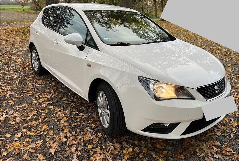 Weiß Gebraucht 2015 Seat Ibiza Style Kleinwagen | 5.750 € (Fairer Preis) - Bild 1/4