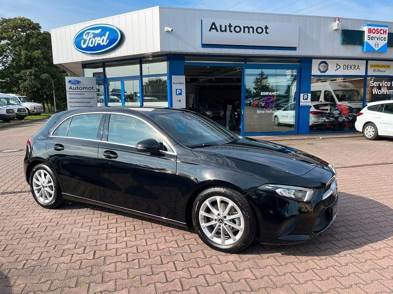 Schwarz Gebraucht 2020 Mercedes A200 Progressive Limousine | 22.950 € (Fairer Preis) - Bild 1/4