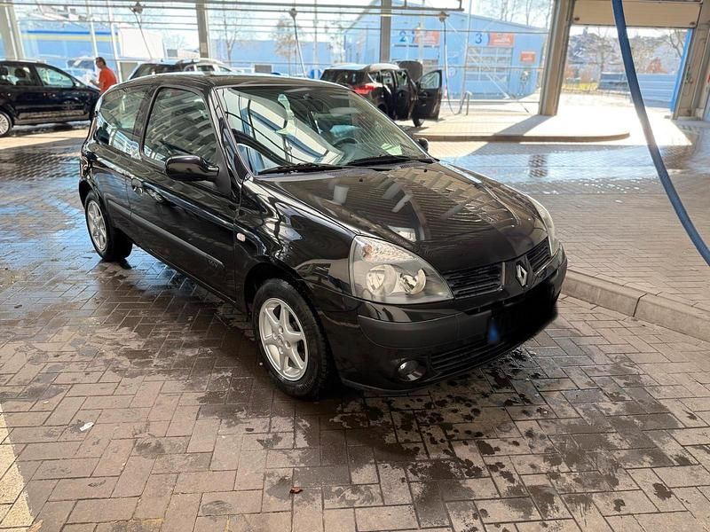 Gebraucht Renault Clio II 75 PS (55 kW) 2005 Schwarz Kleinwagen