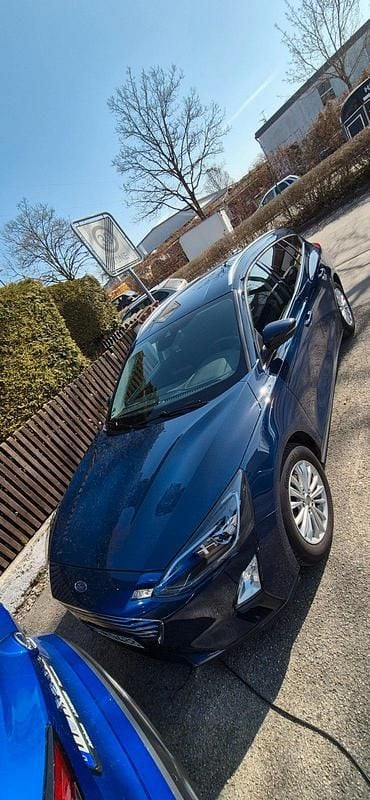 Gebraucht Ford Focus Titanium 155 PS (114 kW) 2021 Blau Kombi