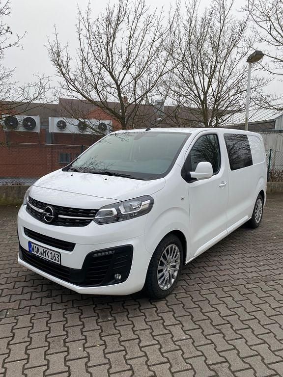 Weiß Gebraucht 2019 Opel Vivaro Van / Kleinbus | 13.999 € (Etwas zu teuer) - Bild 1/4
