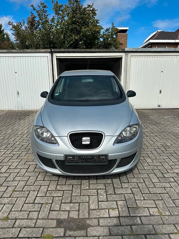 Silber Gebraucht 2008 Seat Altea Van / Kleinbus | 1.650 € - Bild 1/4